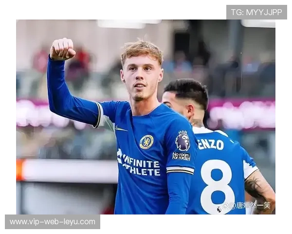 切尔西帕尔默禁区外轰出世界波